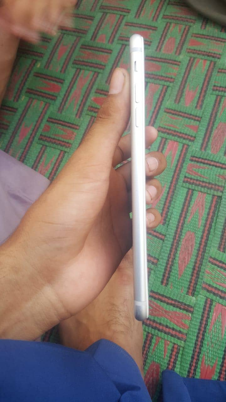 Apple iPhone 7 Plus 0