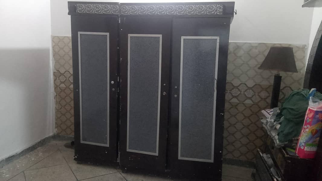 Bed Almari Dressing Dining table etc 0