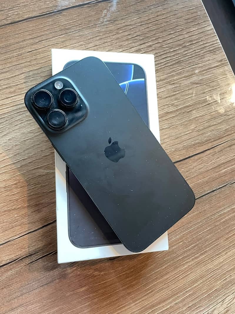 Apple iPhone 16 Pro Max 1