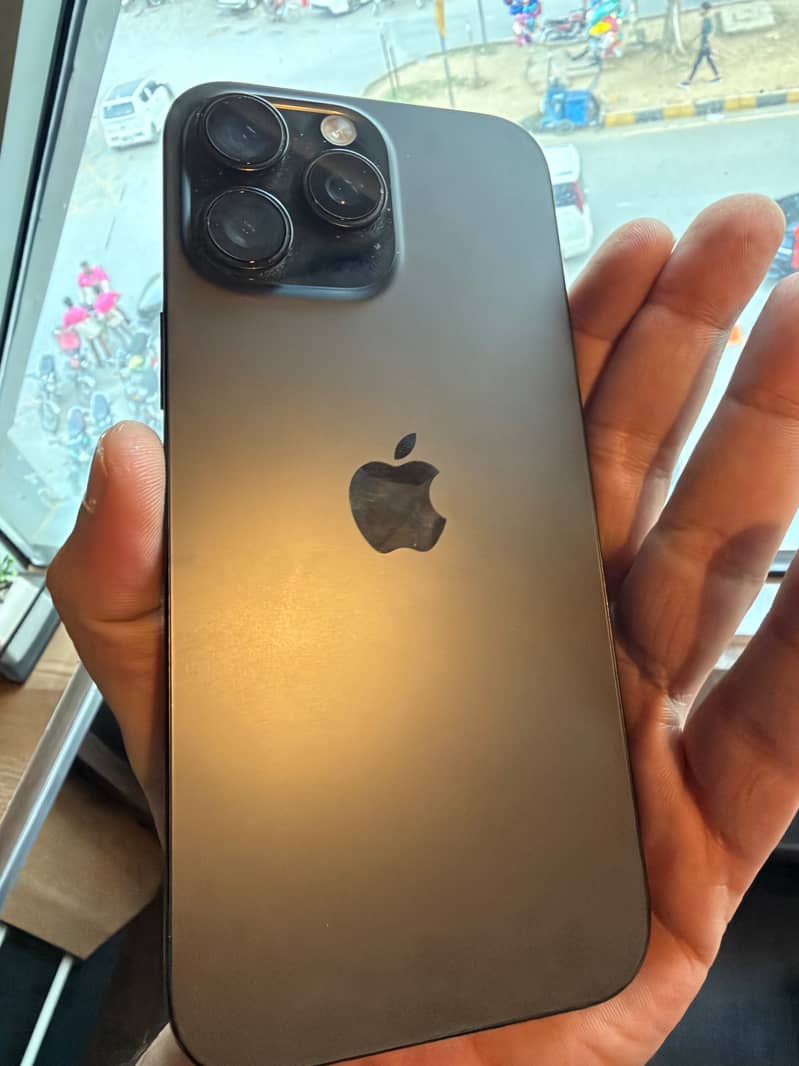Apple iPhone 16 Pro Max 7