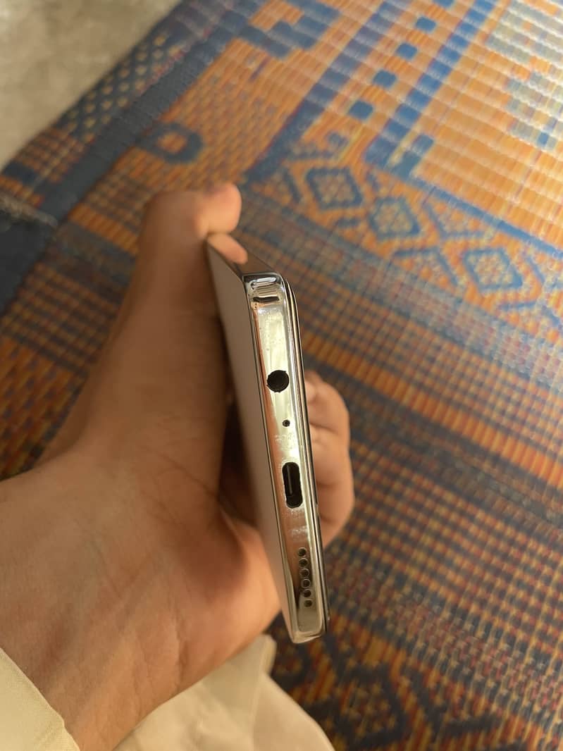 Tecno CAMON 30 1