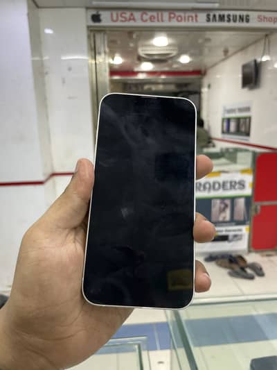 Apple iPhone 13