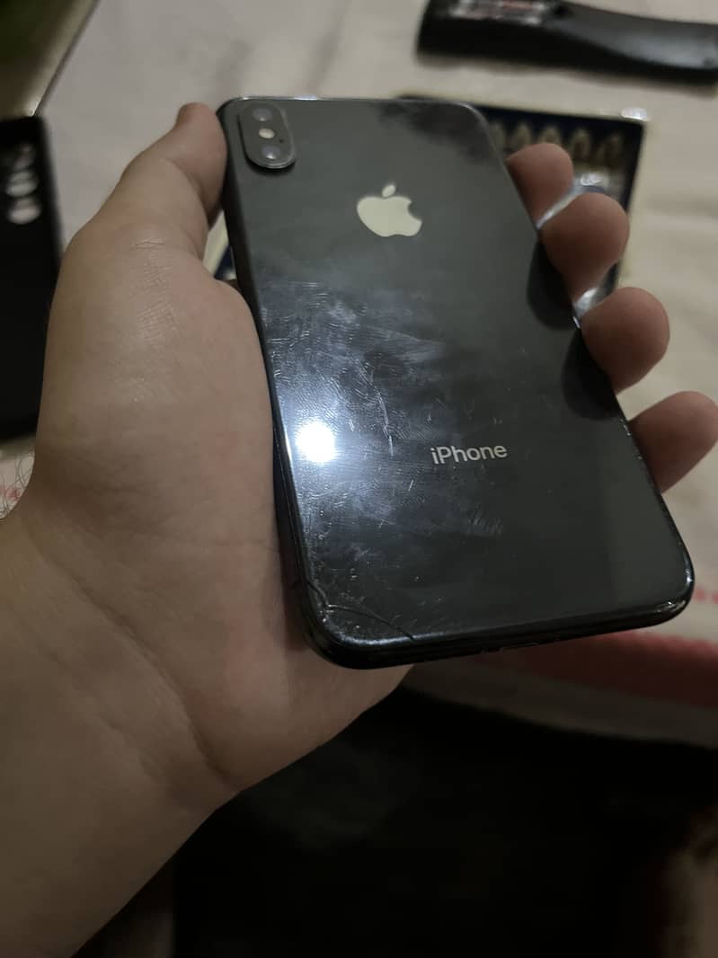 Apple iPhone XS 3