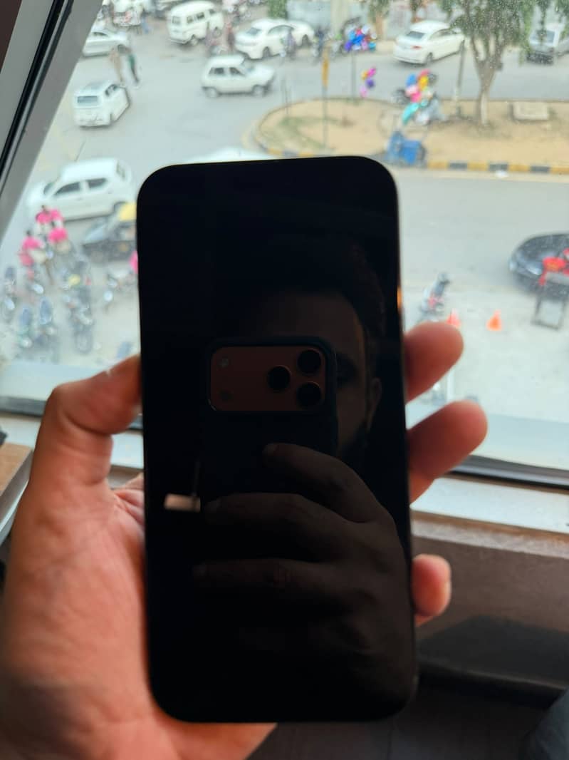 Apple iPhone 16 Pro Max 7