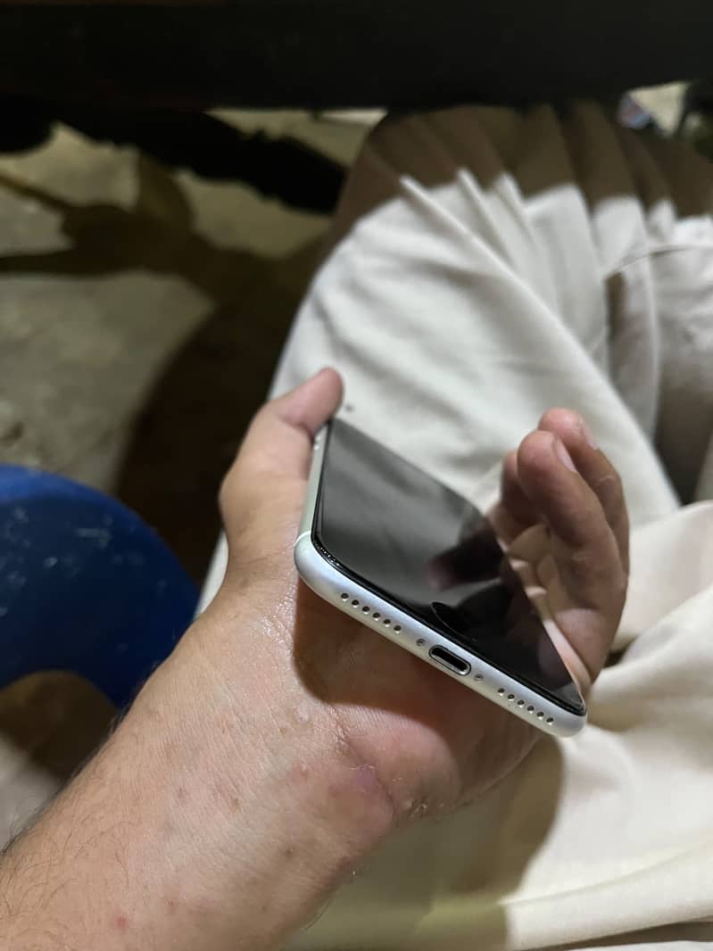 Apple iPhone SE 0