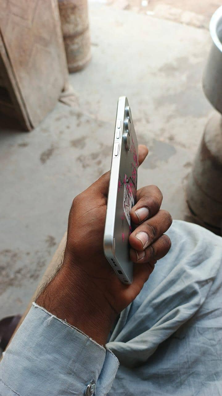 Tecno Spark 40 pro 2