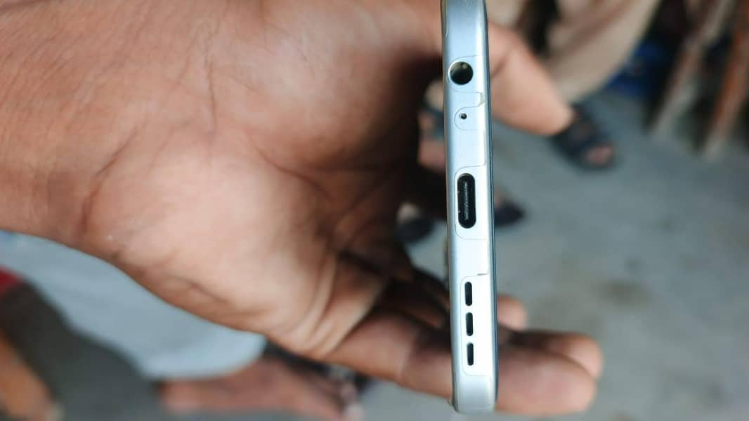 Tecno Spark 40 pro 3
