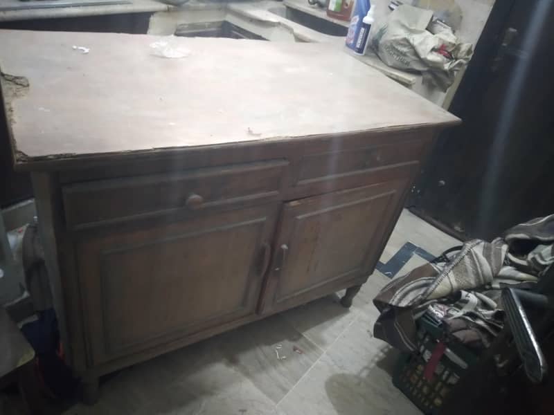 Iron table 0