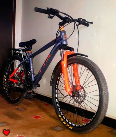 (7) GEAR CYCLE MOUNTAIN BIKE (26 INCH) IN good condition