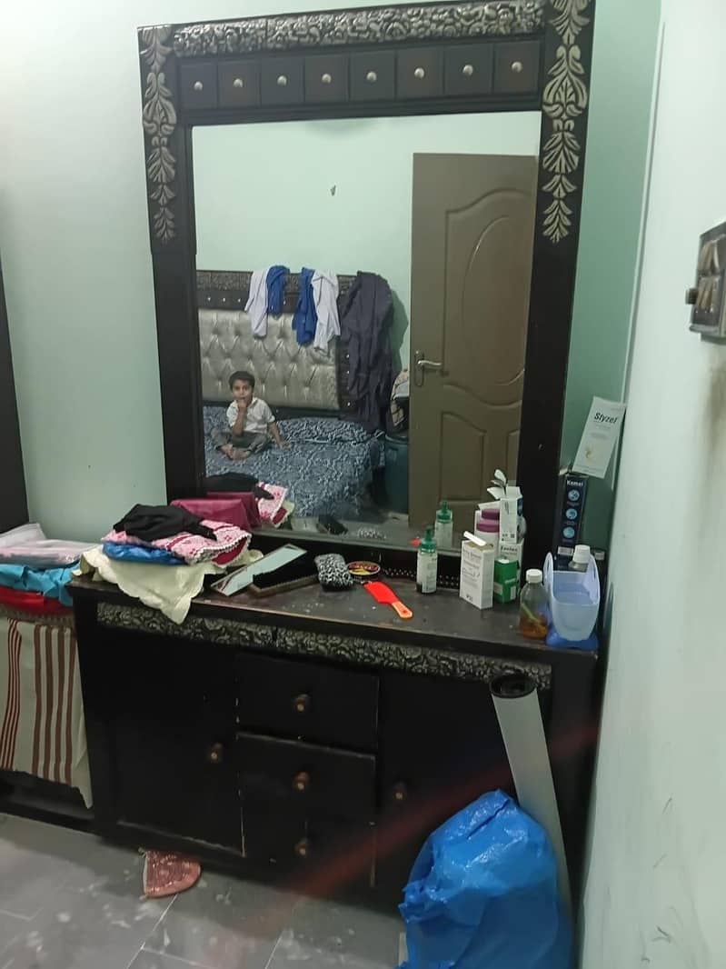 double bed without mattress dressing 1
