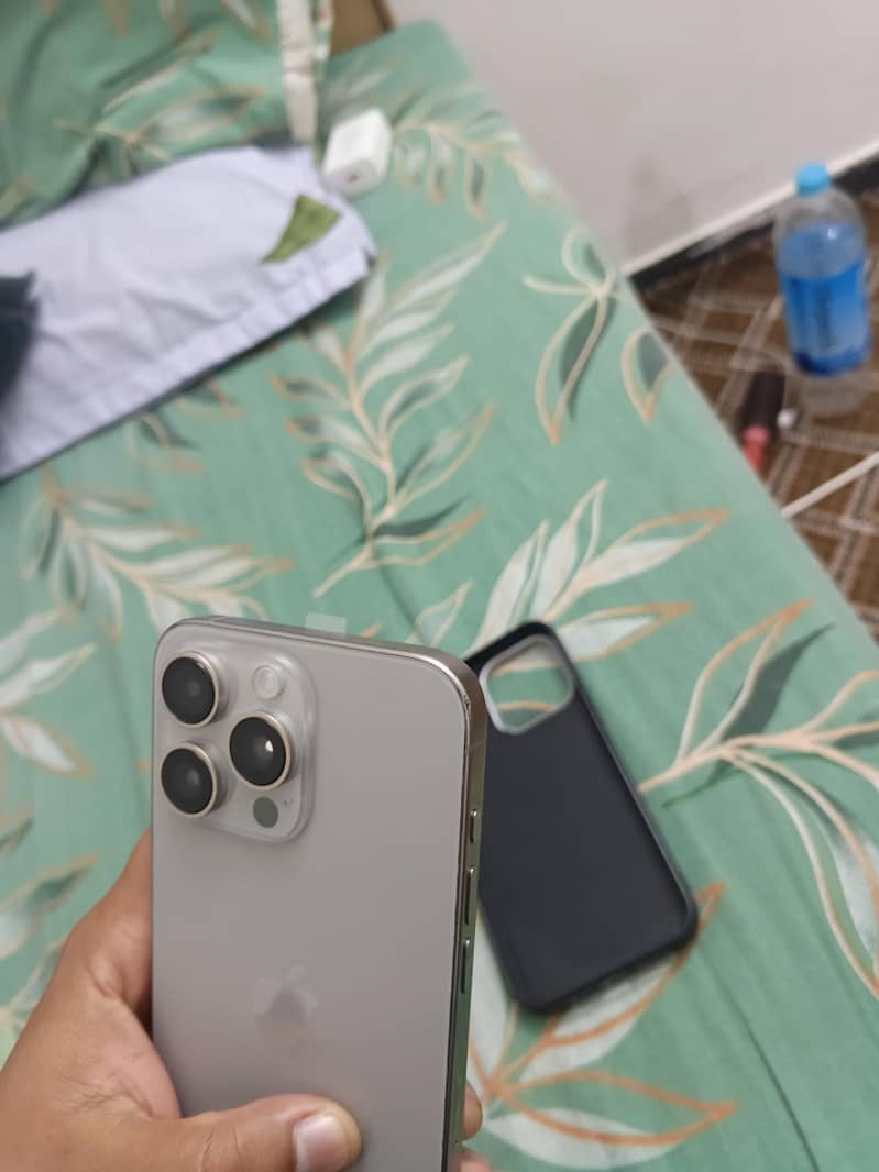 Apple iPhone 15 Pro Max 5