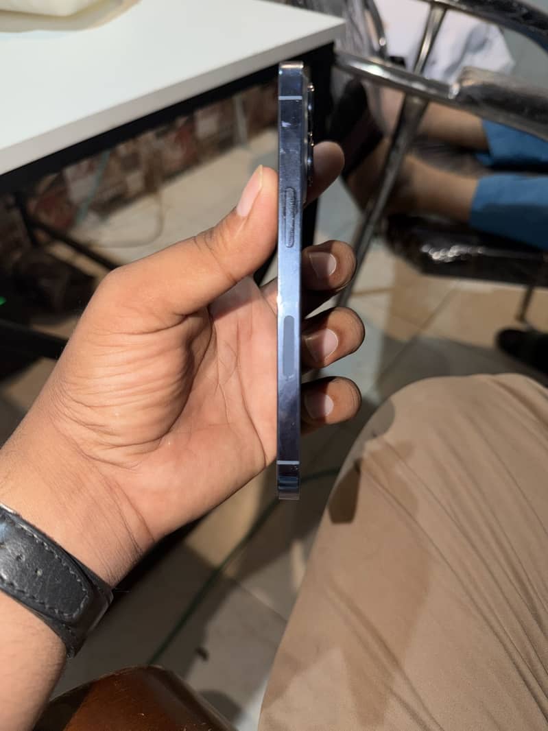 Apple iPhone 13 Pro 2