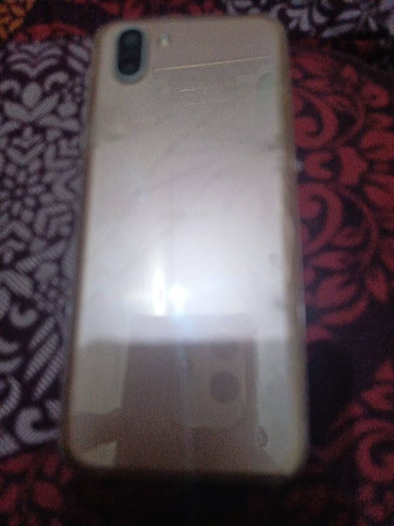 Sharp Aquos R2. 1