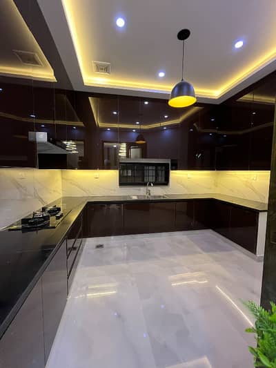 10 Marla Facing Park 60 ft Road House For Sale