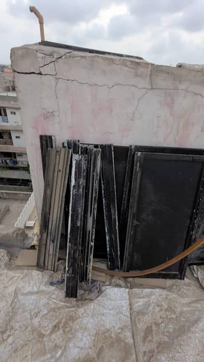 Aluminum Windows for urgent sale.