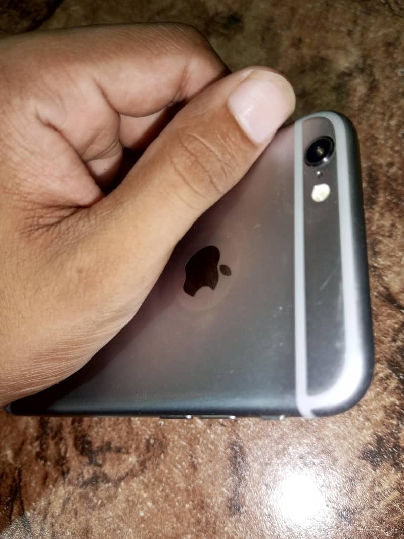 Apple iPhone 6S 1