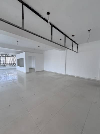PRIME COMMERCIAL BUILDING FOR RENT MAIN ROAD LOCATION
