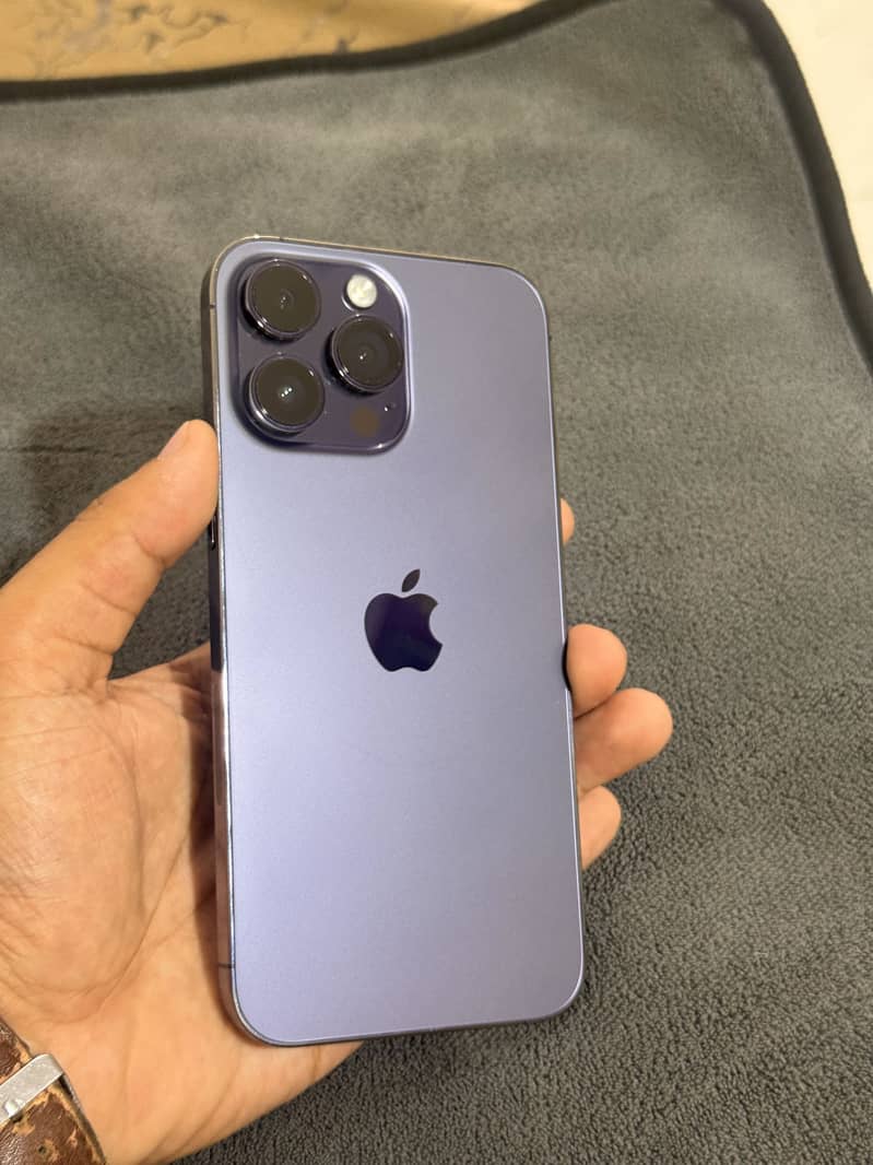 Apple iPhone 14 Pro Max 0
