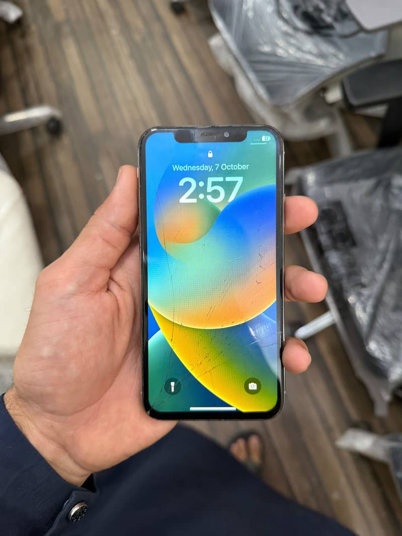 Apple iPhone X 5