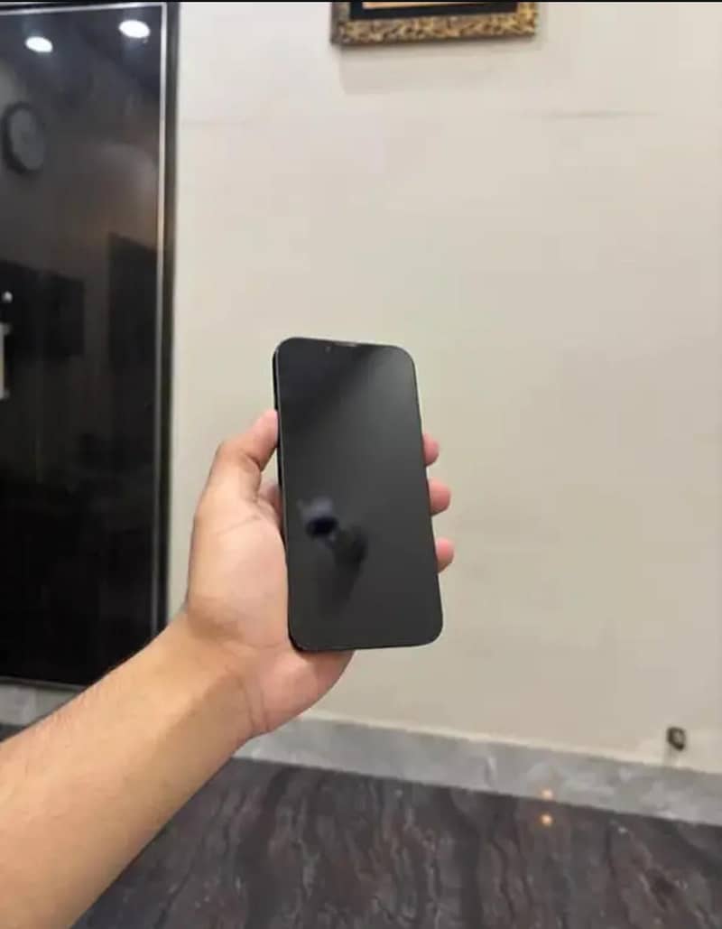 Apple iPhone 13 3