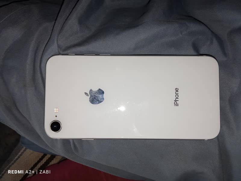 Apple iPhone 8 1