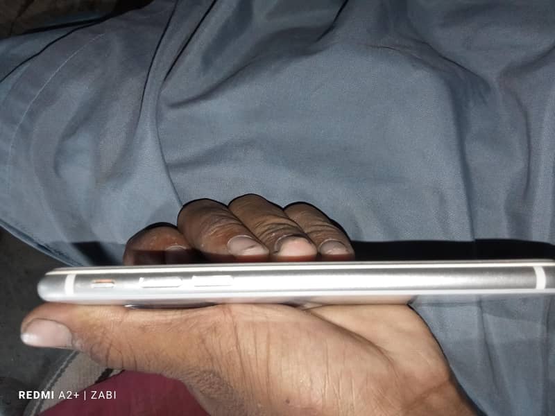 Apple iPhone 8 4