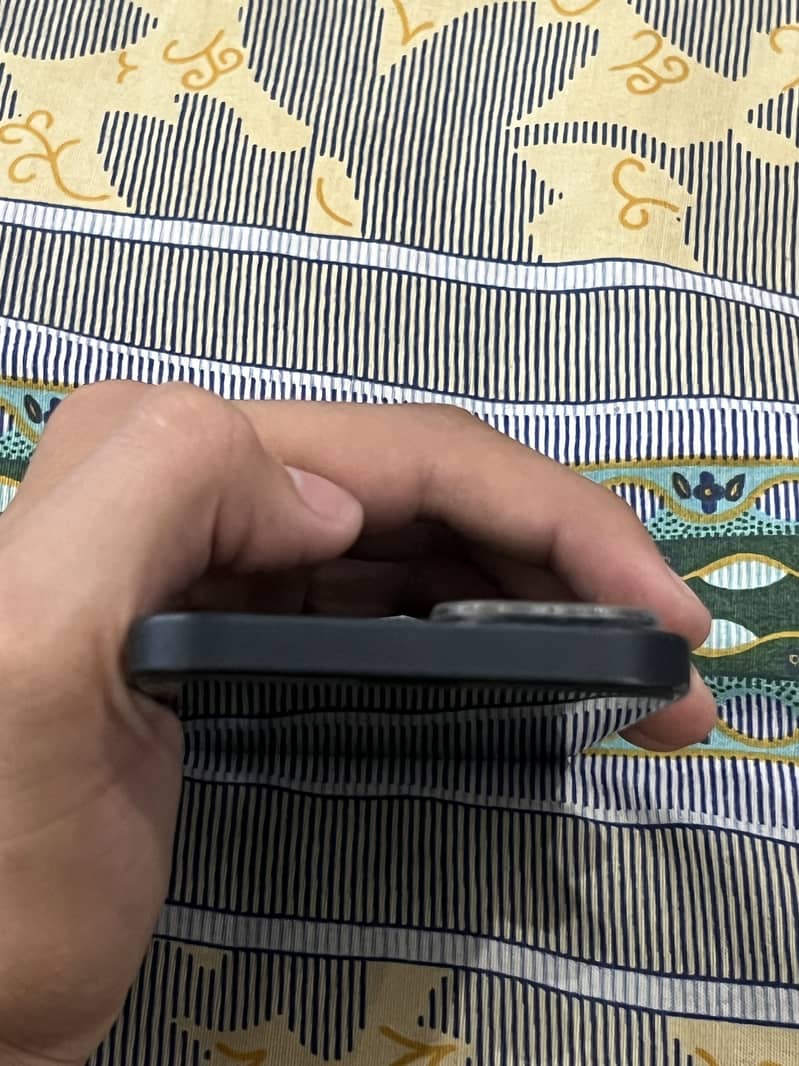 Apple iPhone 13 6