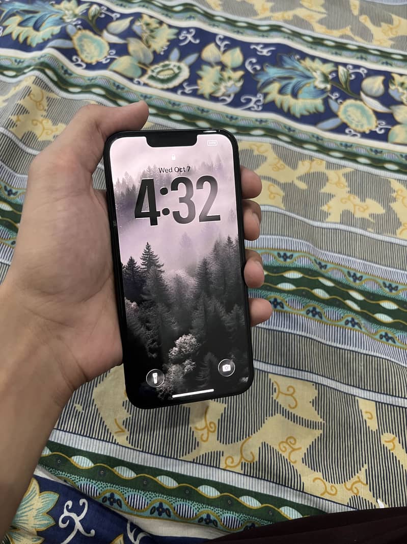 Apple iPhone 13 9