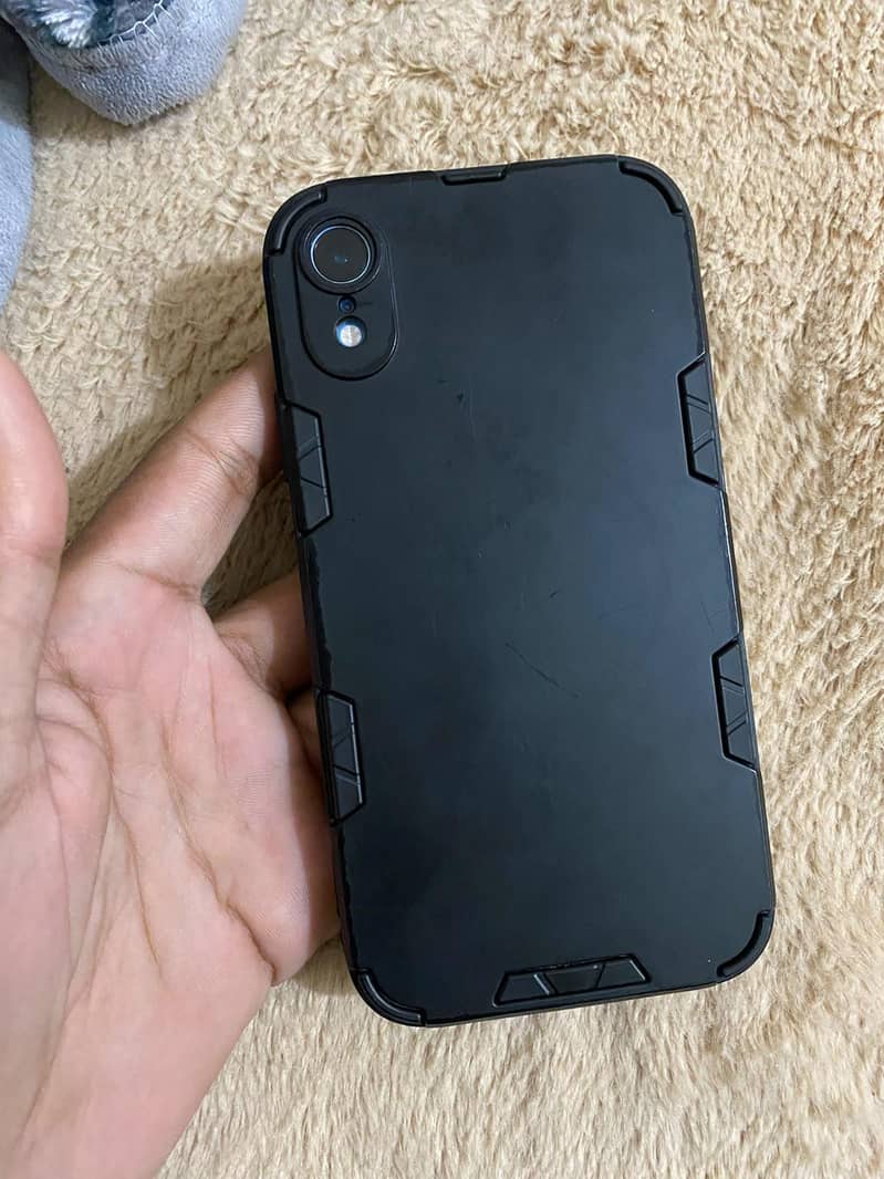 Apple iPhone XR 7