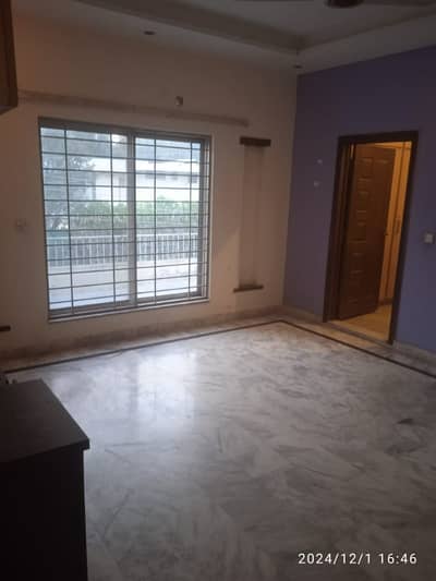 1 Kanal Upper portion Available For Rent Sarwar Road