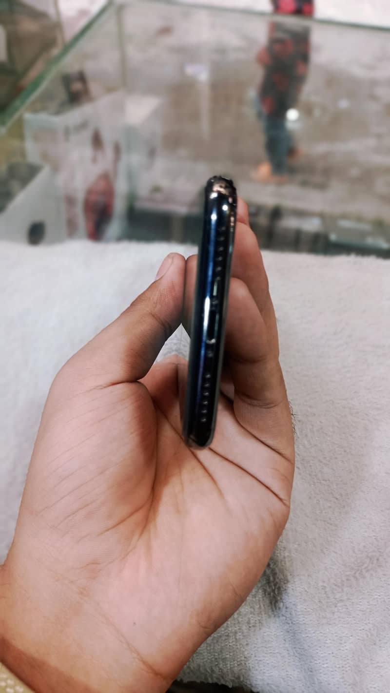 Apple iPhone X 2