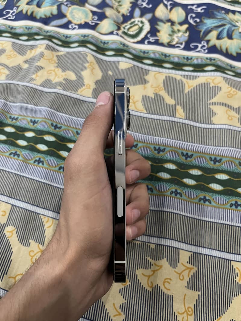 Apple iPhone 13 Pro 6