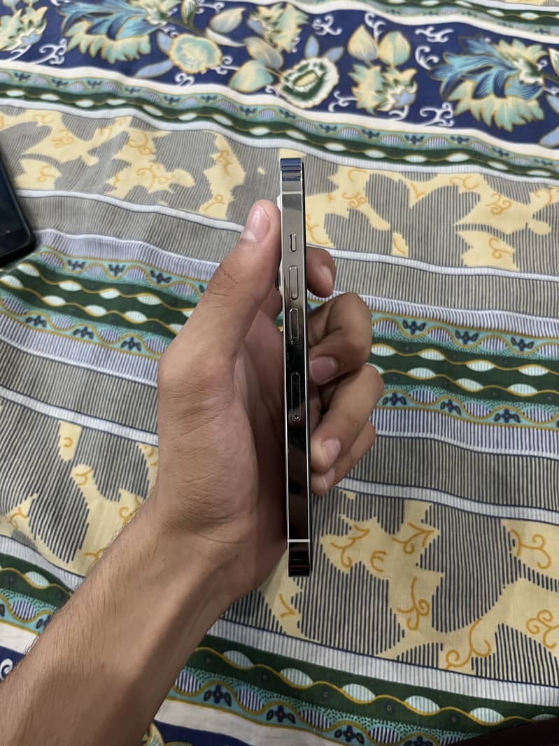 Apple iPhone 13 Pro 7