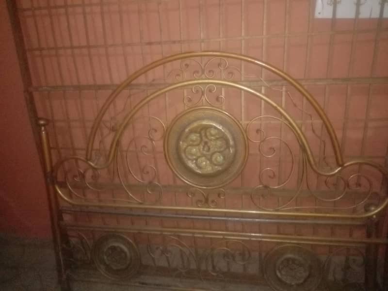 iron bed 1