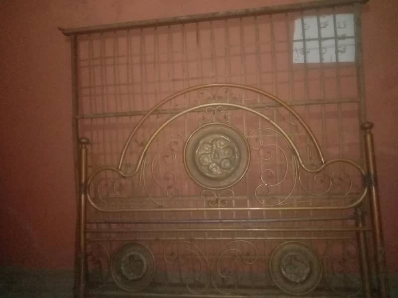 iron bed 2