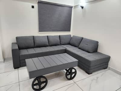Brand new sofa for sale with xentre table