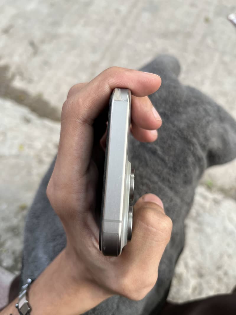 Apple iPhone 15 Pro Max 5