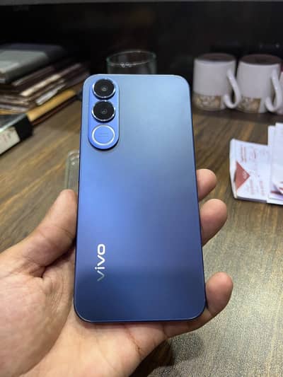 Vivo V70 FE 5G