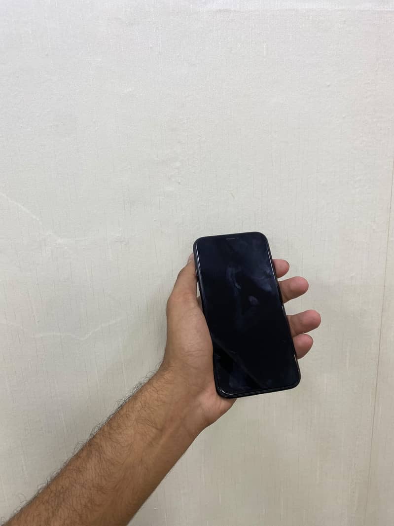 Apple iPhone XR 0