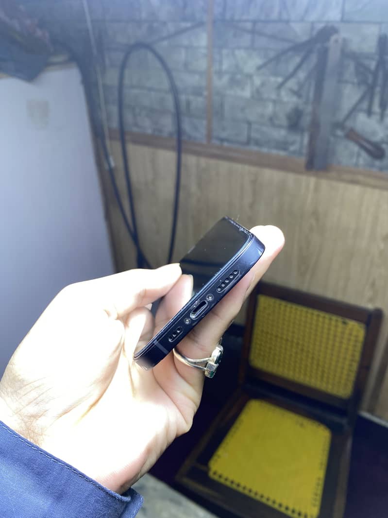 Apple iPhone 12 5