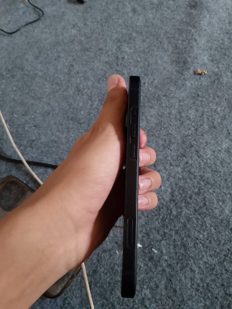 Apple iPhone 13 3