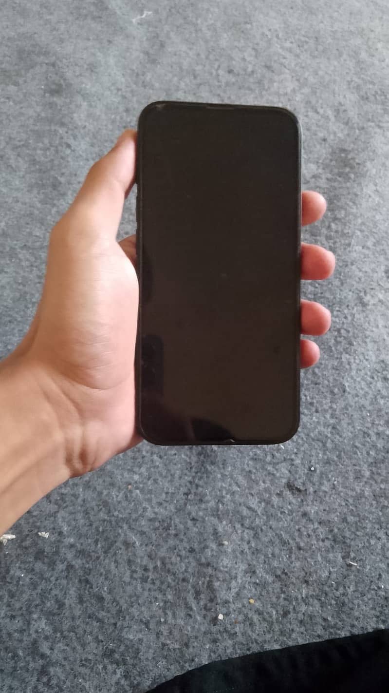 Apple iPhone 13 4