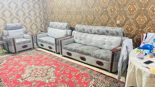 SOFA SET - 10 BY 10 CONDITION