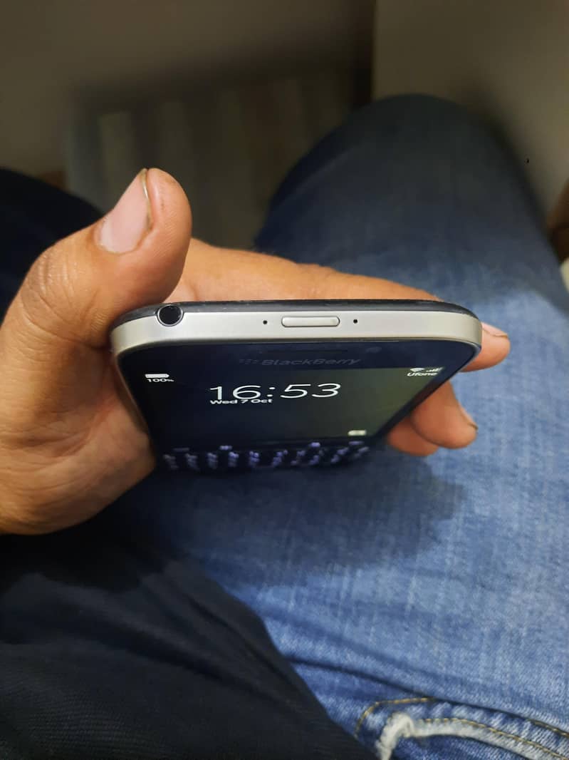 BlackBerry Classic 3