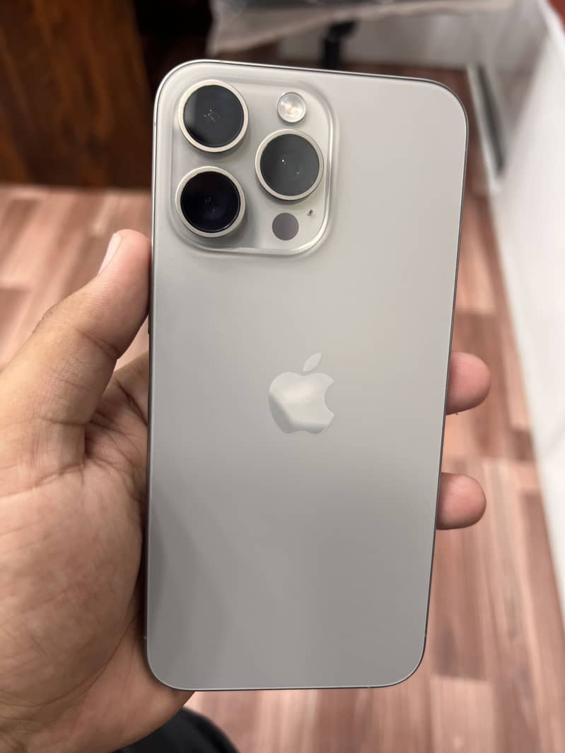 Apple iPhone 15 Pro Max 1