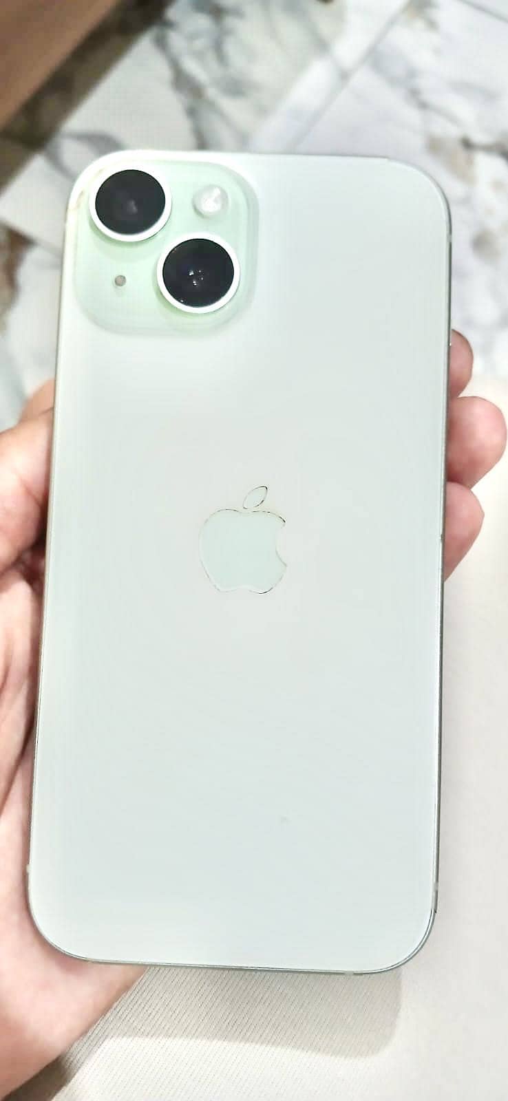 Apple iPhone 15 2