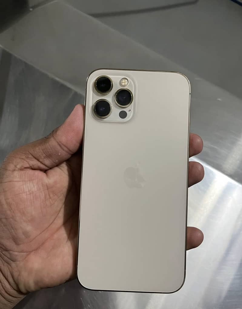 Apple iPhone 12 Pro Max 4