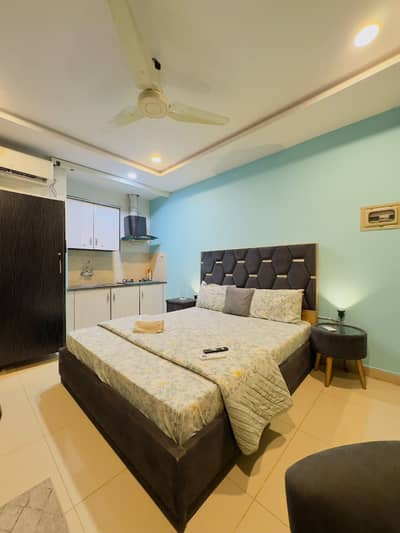 Daily,& Weekly Basis One Bedroom Studio furnished Luxury Apartments Available for rent Gulberg greens Islamabad