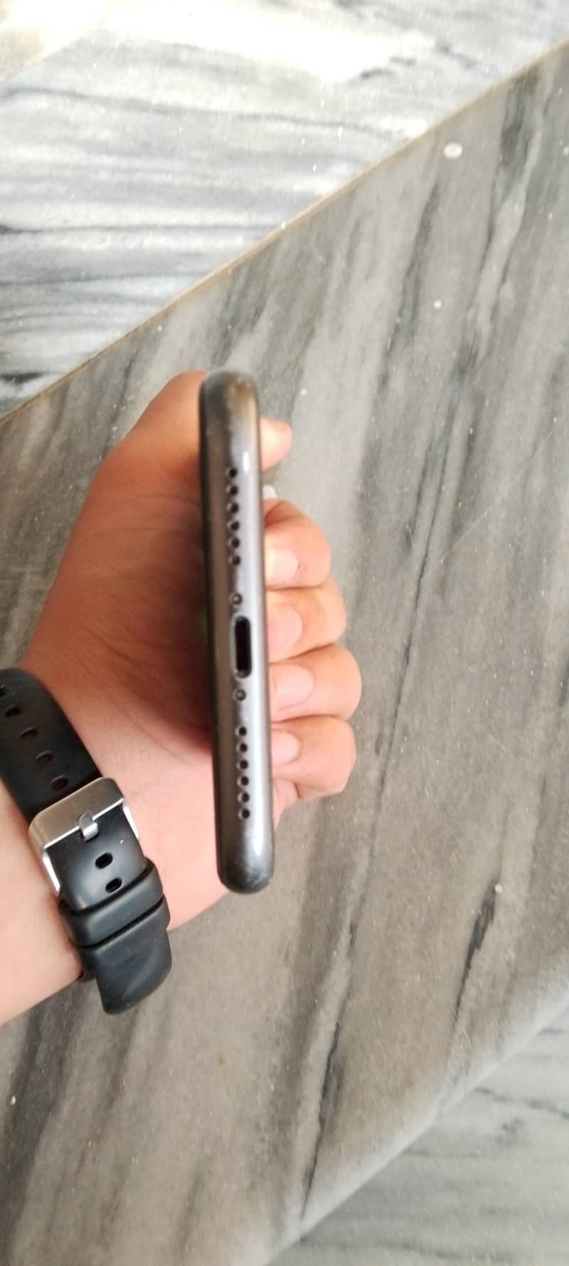 Apple iPhone 11 4