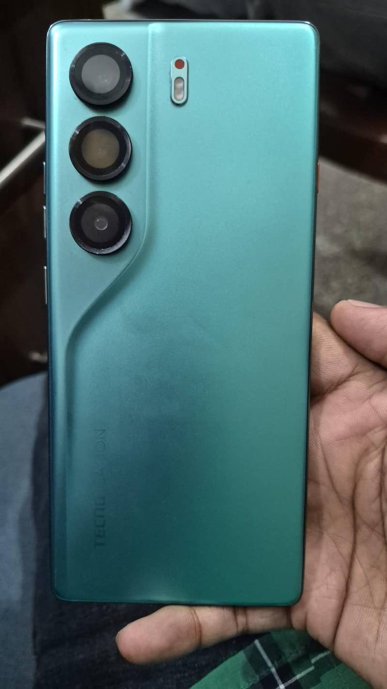Tecno CAMON 40 0
